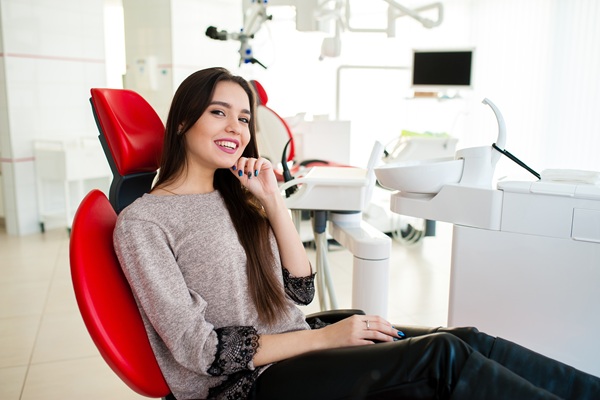 When It Is Time To Visit A Reconstructive Dentist